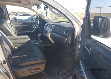 2019 Toyota Tundra Platinum 5.7L V8 из США, поврежденный, VIN 5TFGY5F18KX251265